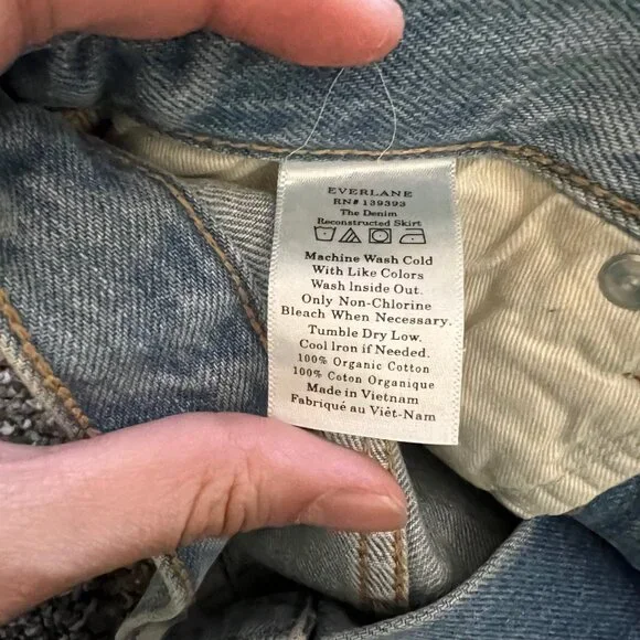 Everlane Denim Skirt vintage light blue raw hem size 24 - Picture 5 of 7